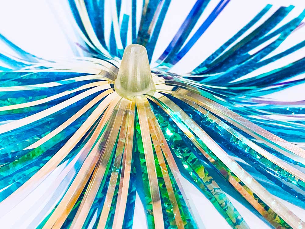 Mylar Duster Lure 4.5" Gold Holographic Green Crinkle - close up of clear acrylic head