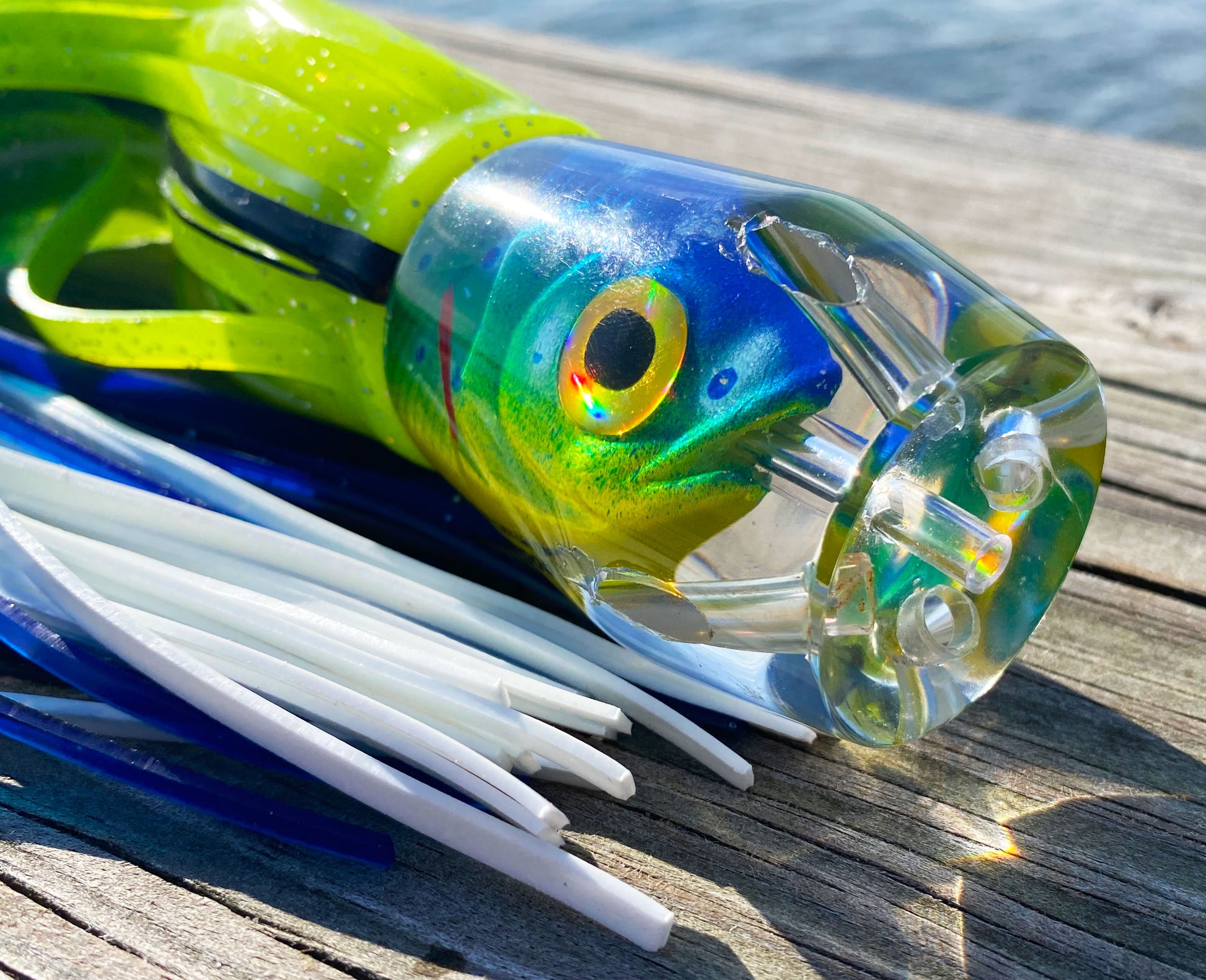 Moon Tide Mahi Dog close-up of mahi dog head insert with cupped four-jet finish