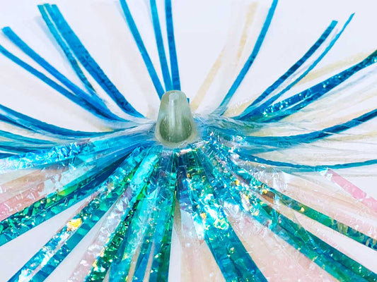 Mylar Duster Lure 4.5" Pearl Light Green Crinkle - close up of clear acrylic head